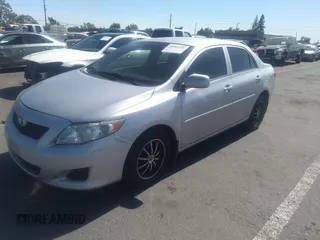 2010 Toyota Corolla z VIN 1NXBU4EE4AZ345692, wystawiony jako IAAI lot #36903339 z przebiegiem 207 777 mil mil oraz . Historia ofert i sprzedaży dostępna na DreamBid. Obrazek 2.