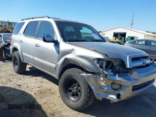 2005 Toyota Sequoia SR5 with VIN 5TDBT44A45S236164, listed as a IAAI auction lot 41891841 with 219,405 mi miles and . Bid and sale history available at DreamBid. Image 1.