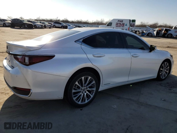 2021 Lexus ES with VIN 58ADA1C18MU002333, listed as a Copart auction lot 89188855 with 88,899 mi miles and Salvage Title. Bid and sale history available at carsss.com. Image 3.