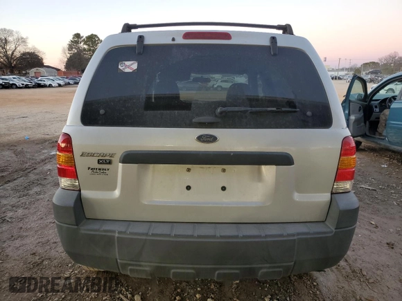 2005 Ford Escape XLT z VIN 1FMCU03105DA26437, wystawiony jako Copart lot #88803995 z przebiegiem 223 095 mil mil oraz Szkoda całkowita • Salvage title. Historia ofert i sprzedaży dostępna na DreamBid. Obrazek 6.