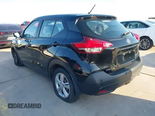 2020 Nissan Kicks S z VIN 3N1CP5BV1LL556133, wystawiony jako IAAI lot #40462262 z przebiegiem 39 750 mil mil oraz . Historia ofert i sprzedaży dostępna na DreamBid. Obrazek 3.