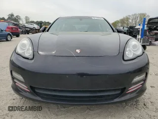 2011 Porsche Panamera z VIN WP0AA2A77BL013970, wystawiony jako Copart lot #52149445 z przebiegiem 165 926 mil mil oraz Czysty tytuł • Clean title. Historia ofert i sprzedaży dostępna na DreamBid. Obrazek 5.