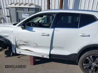 2020 Volvo XC40 Inscription with VIN YV4AC2HL5L2306199, listed as a IAAI auction lot 41687154 with 22,061 mi miles. Bid and sale history available at carsss.com. Image 14.