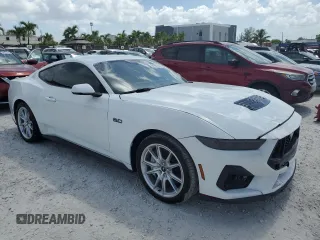 2024 Ford Mustang GT with VIN 1FA6P8CF2R5400362, listed as a Copart auction lot 64981385 with 5,475 mi miles and Clean title. Bid and sale history available at DreamBid. Image 4.