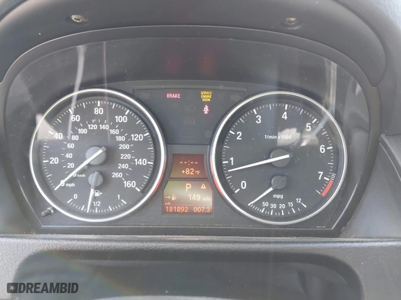 2014 BMW X1 sDrive28i with VIN WBAVM1C5XEVW53725, listed as a IAAI auction lot 41859427 with 181,892 mi miles. Bid and sale history available at carsss.com. Image 7.
