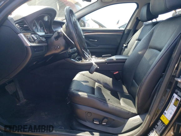 2013 BMW 5 Series 528i xDrive z VIN WBAXH5C51DDW13929, wystawiony jako Copart lot #55298965 z przebiegiem 113 810 mil mil oraz Szkoda całkowita • Salvage title. Historia ofert i sprzedaży dostępna na DreamBid. Obrazek 7.