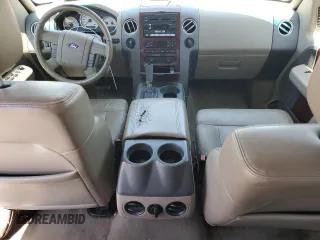 2005 Ford F-150 XLT с VIN 1FTPW14525FA74887, выставлен на аукционе Copart как лот 64232475 с пробегом 246 400 миль миль и Чистый • Clean title. История ставок и продаж доступна на DreamBid. Изображение 8.