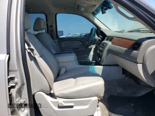 2007 GMC Yukon SLE with VIN 1GKFC13J27J328900, listed as a Copart auction lot 61531774 with 215,103 mi miles and Salvage Title. Bid and sale history available at carsss.com. Image 7.