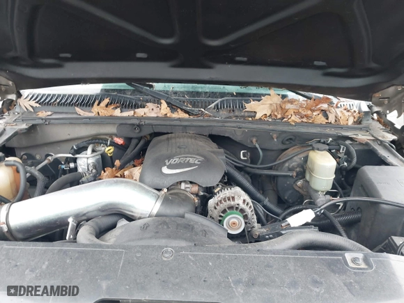 2002 Chevrolet Avalanche with VIN 3GNEK13T82G322323, listed as a IAAI auction lot 41725728 with 225,931 mi miles. Bid and sale history available at carsss.com. Image 10.