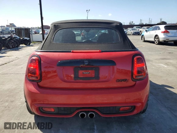 2019 MINI Convertible Cooper S z VIN WMWWG9C53K3E40071, wystawiony jako Copart lot #49553025 z przebiegiem 61 089 mil mil oraz Szkoda całkowita • Salvage title. Historia ofert i sprzedaży dostępna na DreamBid. Obrazek 6.