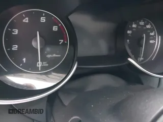 2019 Alfa Romeo Giulia Ti z VIN ZARFANBN8K7601203, wystawiony jako IAAI lot #41206418 z przebiegiem 4 000 mil mil oraz . Historia ofert i sprzedaży dostępna na DreamBid. Obrazek 16.