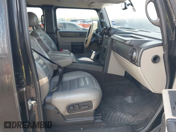 2006 Hummer H2 with VIN 5GRGN23U96H116719, listed as a IAAI auction lot 41781406 with 175,118 mi miles. Bid and sale history available at carsss.com. Image 5.