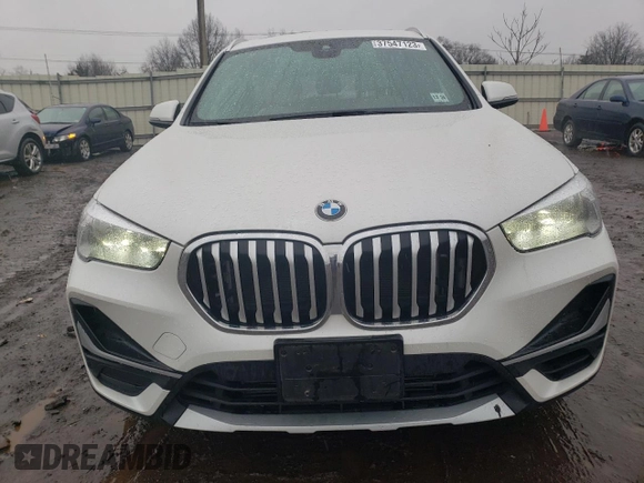 2020 BMW X1 xDrive28i with VIN WBXJG9C00L5P50833, listed as a Copart auction lot 37547123 with 37,039 mi miles. Bid and sale history available at carsss.com. Image 5.