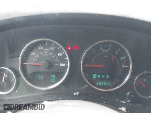 2016 Jeep Wrangler Unlimited Sahara z VIN 1C4HJWEG4GL261147, wystawiony jako IAAI lot #42239252 z przebiegiem 69 604 mil mil oraz . Historia ofert i sprzedaży dostępna na DreamBid. Obrazek 7.