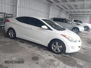 2013 Hyundai Elantra Limited z VIN 5NPDH4AE3DH191014, wystawiony jako IAAI lot #41650686 z przebiegiem 131 622 mil mil oraz . Historia ofert i sprzedaży dostępna na DreamBid. Obrazek 1.