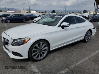 2018 Mercedes-Benz C 300 z VIN WDDWJ4JB9JF674778, wystawiony jako Copart lot #50963795 z przebiegiem 34 782 mil mil oraz Szkoda całkowita • Salvage title. Historia ofert i sprzedaży dostępna na DreamBid. Obrazek 1.