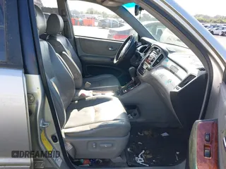 2005 Toyota Highlander z VIN JTEEP21A350115778, wystawiony jako IAAI lot #42216425 z przebiegiem Nie podano mil oraz . Historia ofert i sprzedaży dostępna na DreamBid. Obrazek 5.