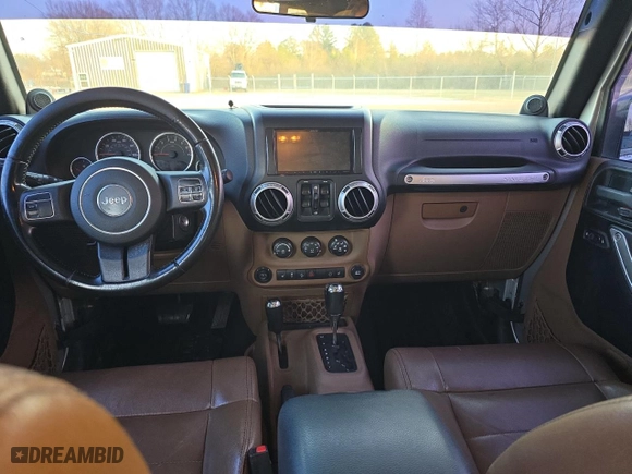 2011 Jeep Wrangler Unlimited Sahara with VIN 1J4BA5H16BL627992, listed as a Copart auction lot 49184625 with 197,845 mi miles and Clean Title. Bid and sale history available at carsss.com. Image 9.