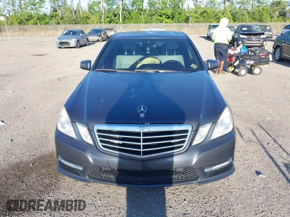 2013 Mercedes-Benz E-Class E 350 Luxury BlueTEC with VIN WDDHF2EB8DA741915, listed as a IAAI auction lot 42026412 with 105,569 mi miles. Bid and sale history available at carsss.com. Image 12.