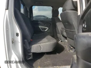 2018 Nissan Titan SV z VIN 1N6AA1EJ3JN524186, wystawiony jako Copart lot #81468294 z przebiegiem 72 350 mil mil oraz Szkoda całkowita • Salvage title. Historia ofert i sprzedaży dostępna na DreamBid. Obrazek 10.