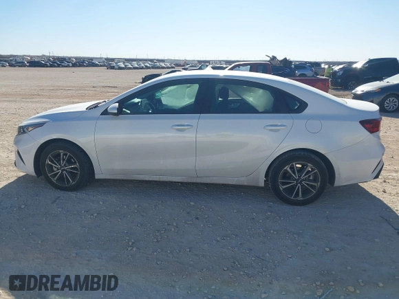2022 Kia Forte LXS z VIN 3KPF24AD7NE479402, wystawiony jako IAAI lot #41629995 z przebiegiem 54 864 mil mil oraz . Historia ofert i sprzedaży dostępna na DreamBid. Obrazek 14.