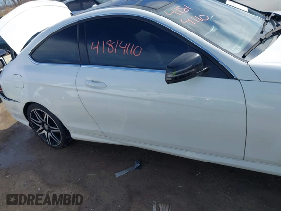 2015 Mercedes-Benz C-Class C 250 with VIN WDDGJ4HB7FG361739, listed as a IAAI auction lot 41814110 with 98,729 mi miles. Bid and sale history available at carsss.com. Image 13.