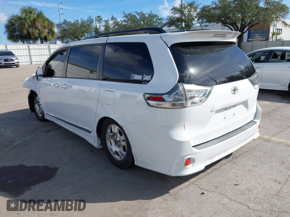 2015 Toyota Sienna SE with VIN 5TDXK3DC4FS678965, listed as a IAAI auction lot 40817635 with 147,027 mi miles. Bid and sale history available at carsss.com. Image 3.