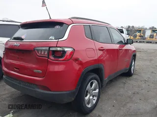 2019 Jeep Compass Altitude with VIN 3C4NJCBB0KT835265, listed as a IAAI auction lot 41298156 with 151,822 mi miles and . Bid and sale history available at DreamBid. Image 4.