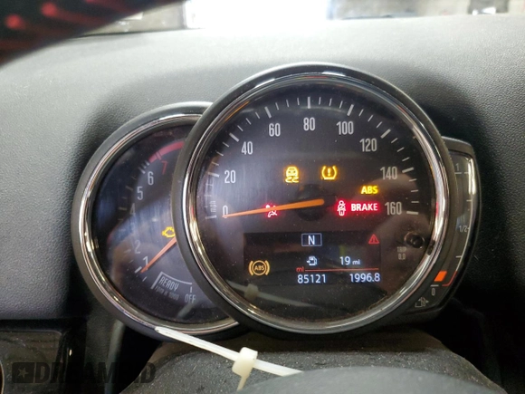 2019 MINI Countryman Cooper S z VIN WMZYT5C54K3E70146, wystawiony jako Copart lot #61455675 z przebiegiem 85 121 mil mil oraz Szkoda całkowita • Salvage title. Historia ofert i sprzedaży dostępna na DreamBid. Obrazek 9.