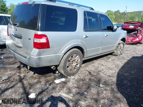 2011 Ford Expedition Limited with VIN 1FMJU1K56BEF07381, listed as a IAAI auction lot 42012025 with 262,730 mi miles. Bid and sale history available at carsss.com. Image 4.