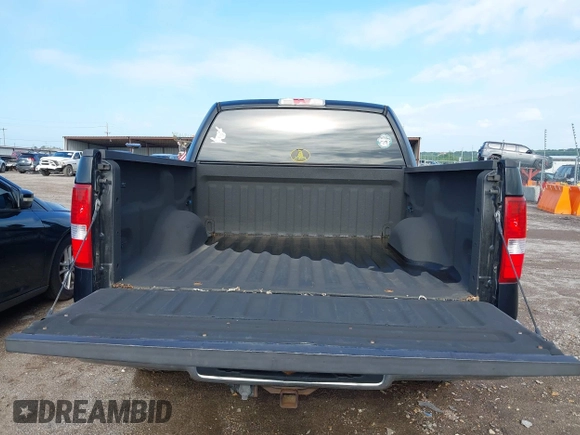 2007 Ford F-150 XLT z VIN 1FTPW12V77KA45172, wystawiony jako IAAI lot #42603092 z przebiegiem 101 887 mil mil oraz . Historia ofert i sprzedaży dostępna na DreamBid. Obrazek 17.
