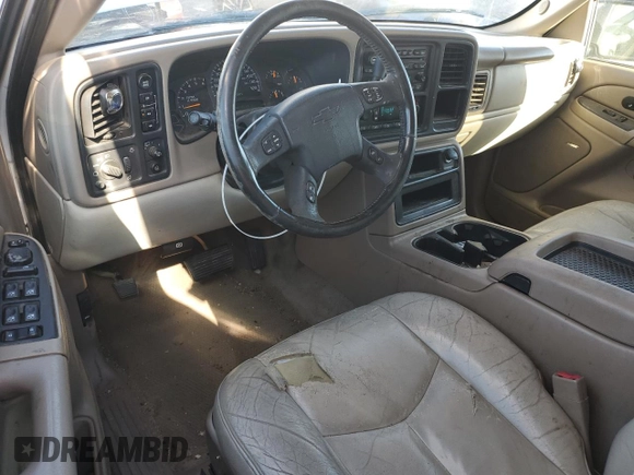 2004 Chevrolet Suburban Z71 with VIN 3GNFK16Z24G262479, listed as a Copart auction lot 43009035 with 235,865 mi miles and Salvage Title. Bid and sale history available at carsss.com. Image 8.