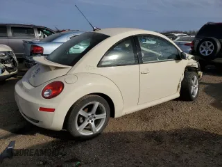 2010 Volkswagen New Beetle Coupe with VIN 3VWPW3AG2AM032647, listed as a Copart auction lot 83255554 with 15,656 mi miles and Salvage Title. Bid and sale history available at carsss.com. Image 3.