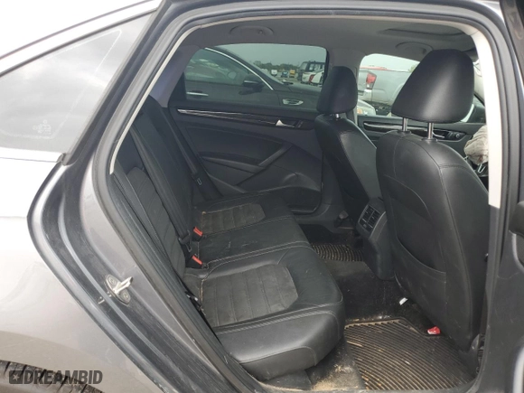 2015 Volkswagen Passat 2.0L TDI SEL Premium with VIN 1VWCV7A34FC067060, listed as a Copart auction lot 51324685 with 231,302 mi miles and Salvage Title. Bid and sale history available at carsss.com. Image 10.