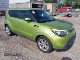 2015 Kia Soul + with VIN KNDJP3A5XF7754227, listed as a IAAI auction lot 40522676 with 186,390 mi miles. Bid and sale history available at carsss.com. Image 1.