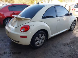 2007 Volkswagen New Beetle Coupe with VIN 3VWRW31C37M510573, listed as a IAAI auction lot 41675251 with 199,768 mi miles. Bid and sale history available at carsss.com. Image 4.