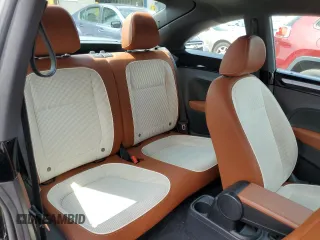 2015 Volkswagen Beetle Fleet Edition z VIN 3VWF17AT8FM656779, wystawiony jako Copart lot #60291145 z przebiegiem 42 850 mil mil oraz Szkoda całkowita • Salvage title. Historia ofert i sprzedaży dostępna na DreamBid. Obrazek 10.