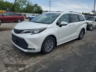 2024 Toyota Sienna XLE z VIN 5TDJSKFC0RS138885, wystawiony jako Copart lot #56391215 z przebiegiem 36 789 mil mil oraz Szkoda całkowita • Salvage title. Historia ofert i sprzedaży dostępna na DreamBid. Obrazek 1.