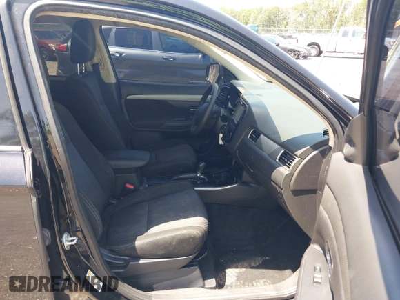2018 Mitsubishi Outlander ES z VIN JA4AD2A33JZ069124, wystawiony jako IAAI lot #42299519 z przebiegiem 200 805 mil mil oraz . Historia ofert i sprzedaży dostępna na DreamBid. Obrazek 5.