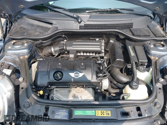2010 MINI Hardtop with VIN WMWMF3C57ATZ61622, listed as a IAAI auction lot 42467602 with 94,937 mi miles and . Bid and sale history available at DreamBid. Image 10.