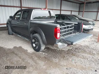 2007 Nissan Frontier SE z VIN 1N6AD07U47C463332, wystawiony jako IAAI lot #42128193 z przebiegiem 145 604 mil mil oraz . Historia ofert i sprzedaży dostępna na DreamBid. Obrazek 3.