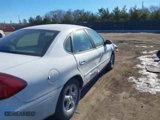 2001 Ford Taurus SES with VIN 1FAFP55231A243171, listed as a IAAI auction lot 41429890 with 131,537 mi miles. Bid and sale history available at carsss.com. Image 6.