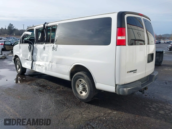 2016 Chevrolet Express Passenger LT z VIN 1GAZGPFG6G1319772, wystawiony jako IAAI lot #41079876 z przebiegiem 123 603 mil mil oraz . Historia ofert i sprzedaży dostępna na DreamBid. Obrazek 3.