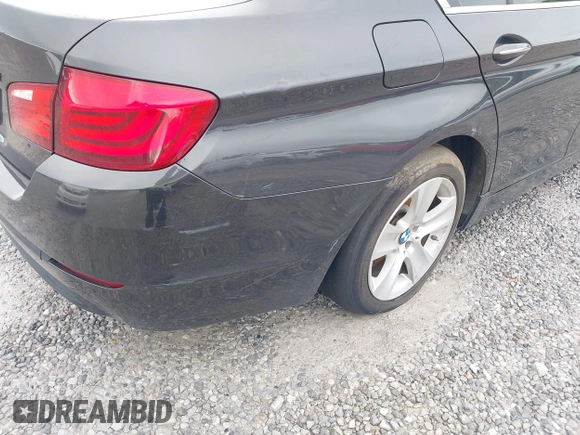 2012 BMW 5 Series 528i z VIN WBAXG5C52CDX04046, wystawiony jako IAAI lot #42241128 z przebiegiem 163 922 mil mil oraz . Historia ofert i sprzedaży dostępna na DreamBid. Obrazek 6.