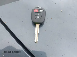 2019 Toyota Corolla L z VIN 5YFBURHE1KP947817, wystawiony jako IAAI lot #41959566 z przebiegiem 128 574 mil mil oraz . Historia ofert i sprzedaży dostępna na DreamBid. Obrazek 11.