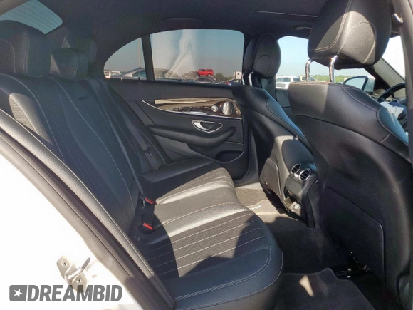 2017 Mercedes-Benz E 300 Luxury z VIN WDDZF4JB8HA181700, wystawiony jako Copart lot #58608045 z przebiegiem 69 312 mil mil oraz Szkoda całkowita • Salvage title. Historia ofert i sprzedaży dostępna na DreamBid. Obrazek 10.