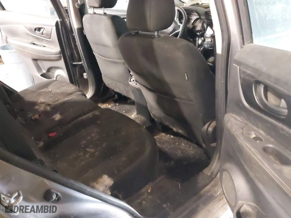 2019 Nissan Rogue SV with VIN KNMAT2MVXKP500593, listed as a IAAI auction lot 41355913 with 105,211 mi miles. Bid and sale history available at carsss.com. Image 8.