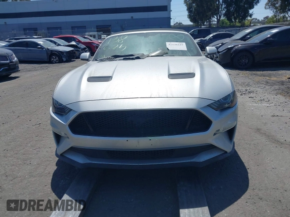 2018 Ford Mustang GT Premium z VIN 1FATP8FF3J5155512, wystawiony jako IAAI lot #42136242 z przebiegiem 94 230 mil mil oraz . Historia ofert i sprzedaży dostępna na DreamBid. Obrazek 12.