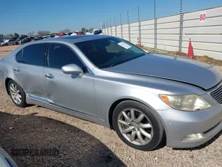 2007 Lexus LS 460 L с VIN JTHGL46F175020133, выставлен на аукционе IAAI как лот 41641173 с пробегом 179 107 миль миль и . История ставок и продаж доступна на DreamBid. Изображение 13.