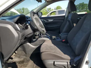 2016 Nissan Rogue S z VIN KNMAT2MV9GP621641, wystawiony jako Copart lot #60778675 z przebiegiem 117 820 mil mil oraz Szkoda całkowita • Salvage title. Historia ofert i sprzedaży dostępna na DreamBid. Obrazek 7.